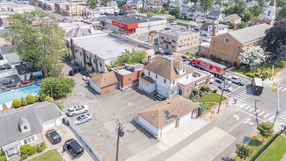 73 W Merrick Rd, Valley Stream, NY à vendre - Photo du bâtiment - Image 2 de 26