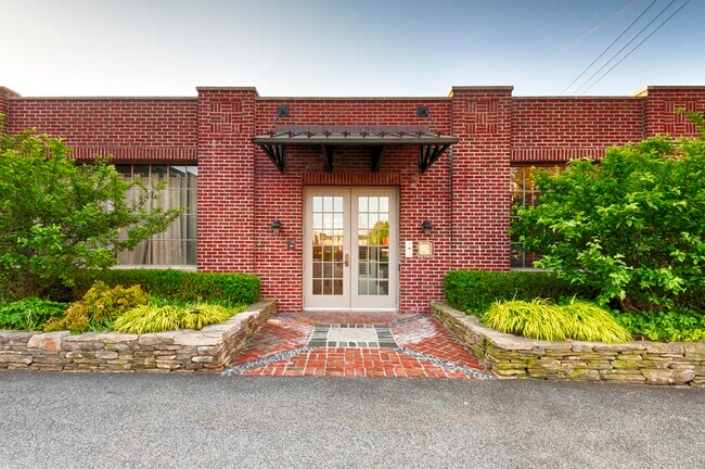 Plus de détails pour 105 Grove St, Montclair, NJ - Bureau à louer