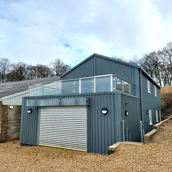 Perrotts Brook, Cirencester for lease - Primary Photo - Image 1 of 1