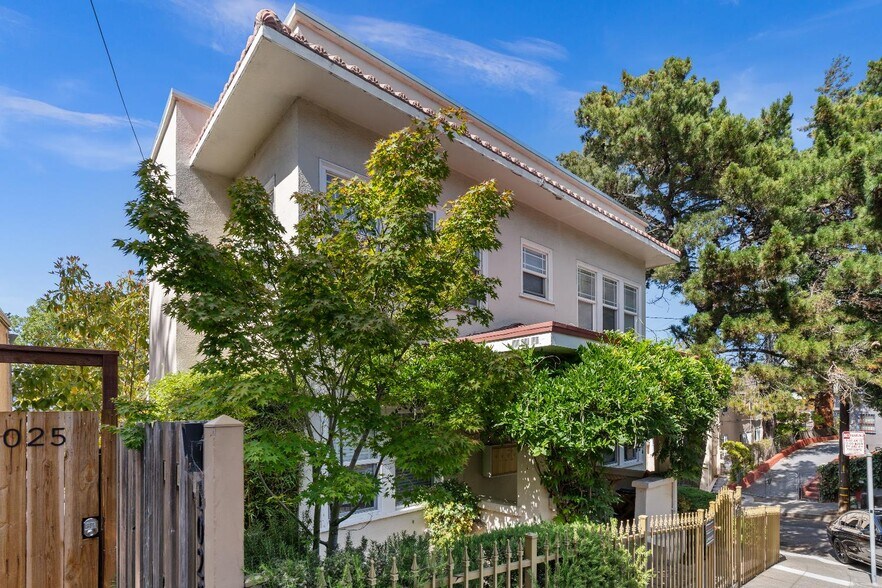 1019 E 33rd St, Oakland, CA à vendre - Photo du bâtiment - Image 2 de 15