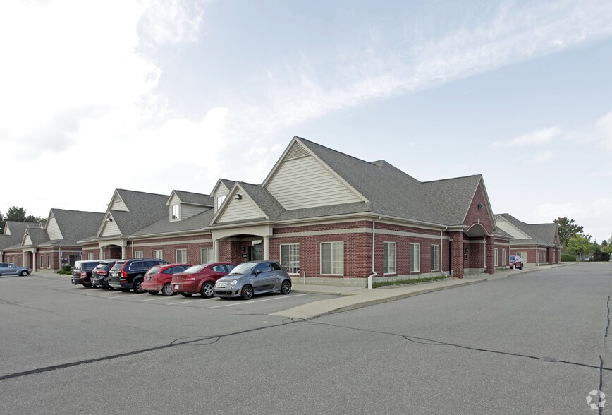 43145-43205 Schoenherr Rd, Sterling Heights, MI à vendre - Photo du bâtiment - Image 3 de 3