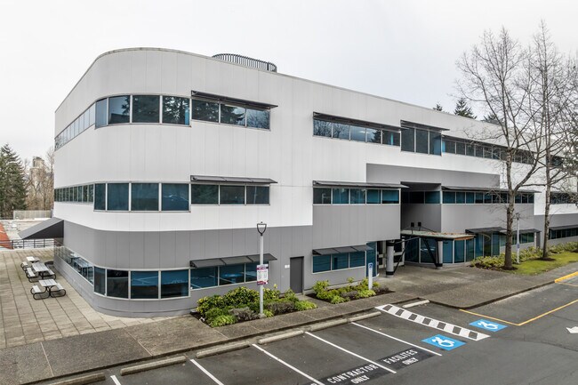Plus de détails pour 4225 Kincaid St, Burnaby, BC - Local d'activités à louer