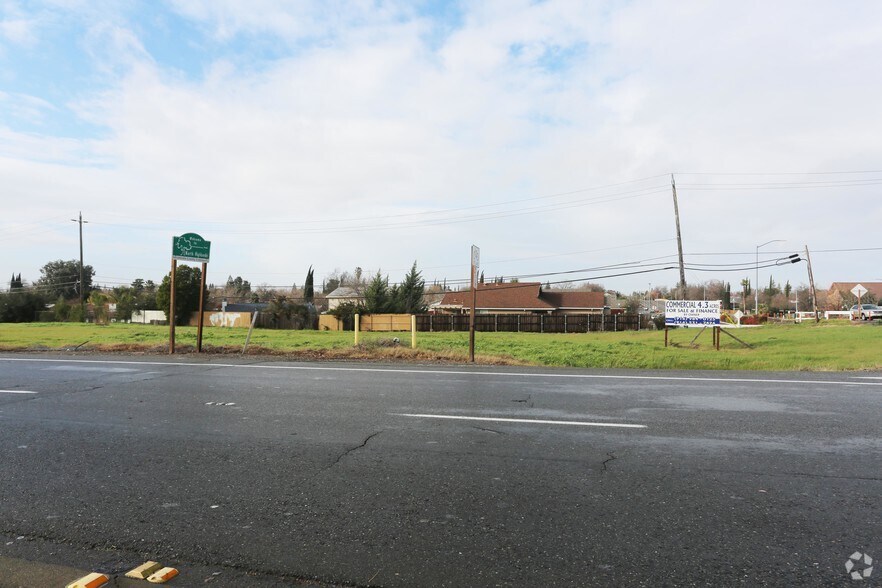 Walerga Rd, North Highlands, CA à vendre - Photo du bâtiment - Image 1 de 1