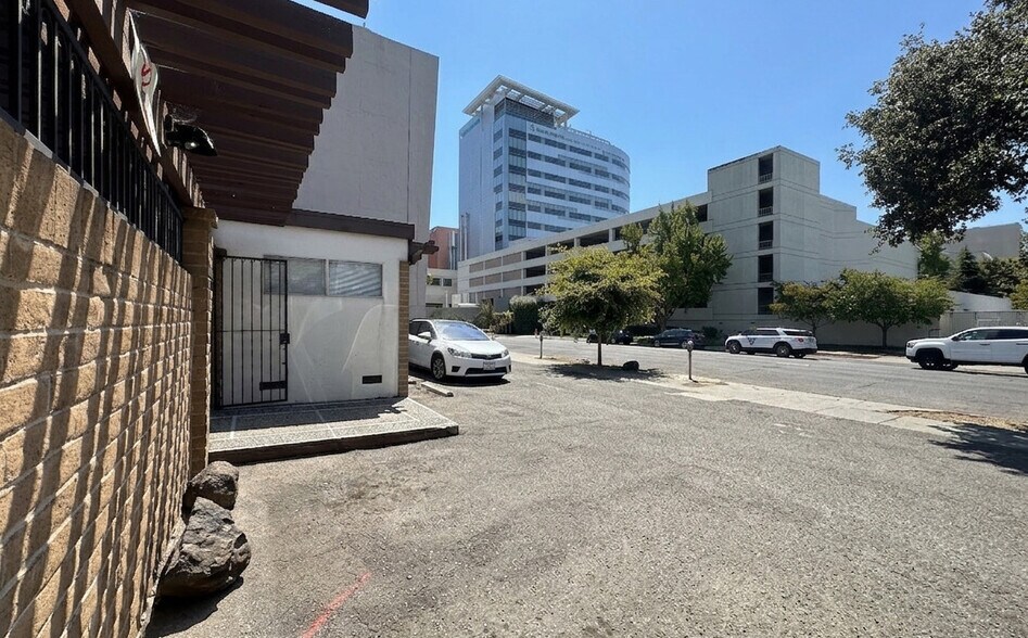 460 34th St, Oakland, CA à vendre - Photo du bâtiment - Image 2 de 9
