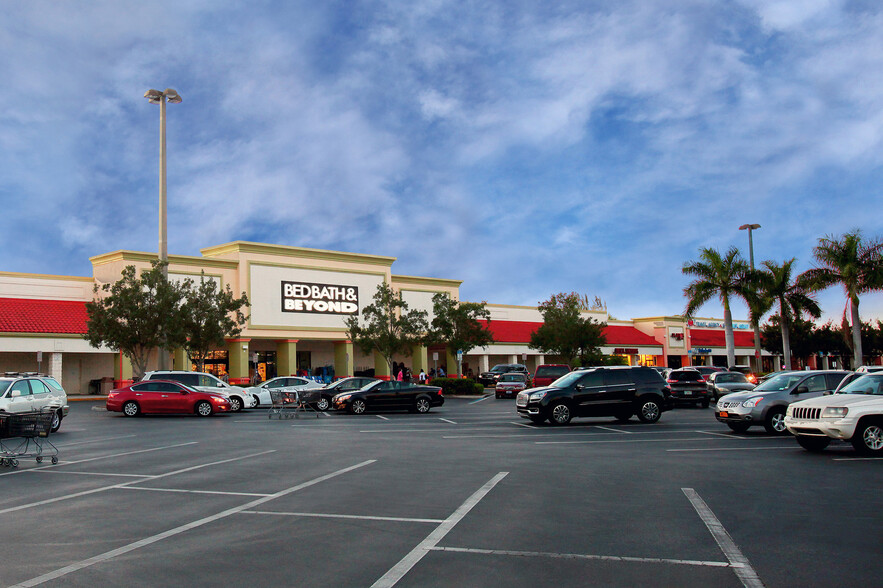 5311-5437 Airport Pulling Rd N, Naples, FL for lease - Building Photo - Image 1 of 1