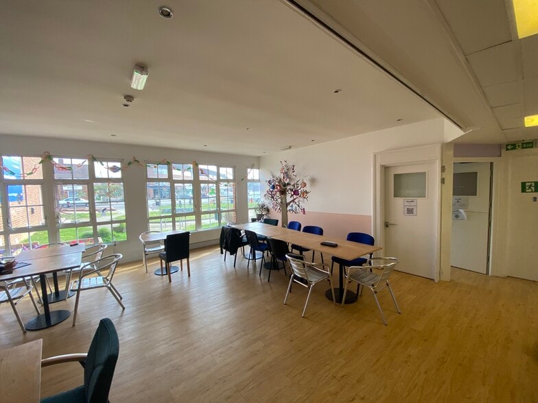 Mill Green Rd, Welwyn Garden City à vendre - Photo du bâtiment - Image 3 de 11