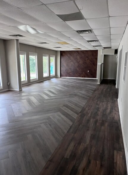 1042 Front St, Slidell, LA à louer - Photo intérieure - Image 2 de 5