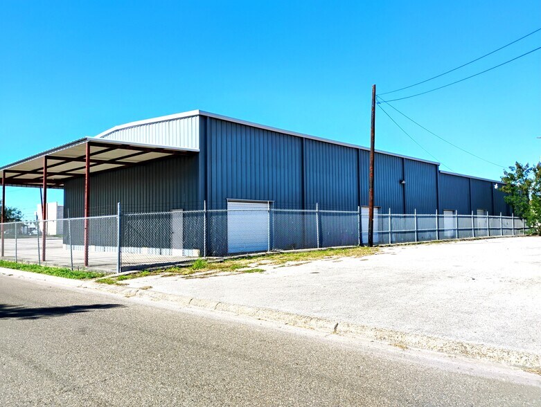 221 Expressway 83, La Feria, TX à louer - Photo du bâtiment - Image 3 de 13