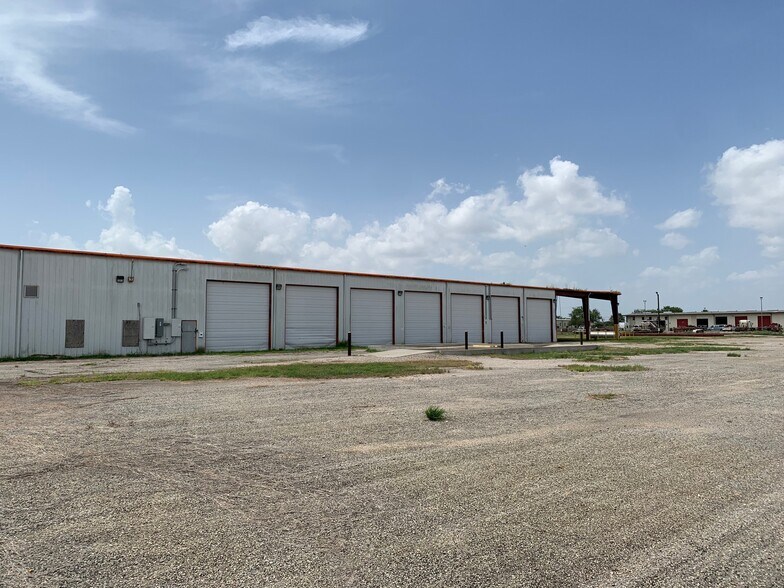 901 Fesco Dr, Alice, TX à vendre - Photo du bâtiment - Image 2 de 5