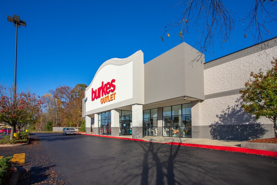 1218-1226 E Dixie Dr, Asheboro, NC à louer - Photo du bâtiment - Image 3 de 4