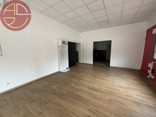 Retail in Colomiers for lease - Interior Photo - Image 2 of 4