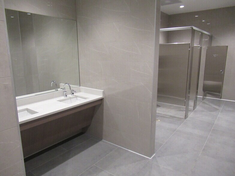 26830 Kuykendahl Rd, Tomball, TX for lease - Interior Photo - Image 2 of 4