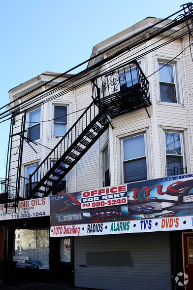 3194-3198 Webster Ave, Bronx, NY à vendre - Photo du bâtiment - Image 2 de 3