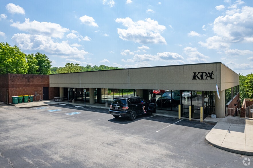 1124 E Weisgarber Rd, Knoxville, TN à louer - Photo du bâtiment - Image 3 de 5