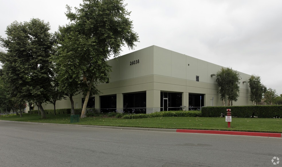 26038 Business Center Dr, Loma Linda, CA for lease - Primary Photo - Image 1 of 3