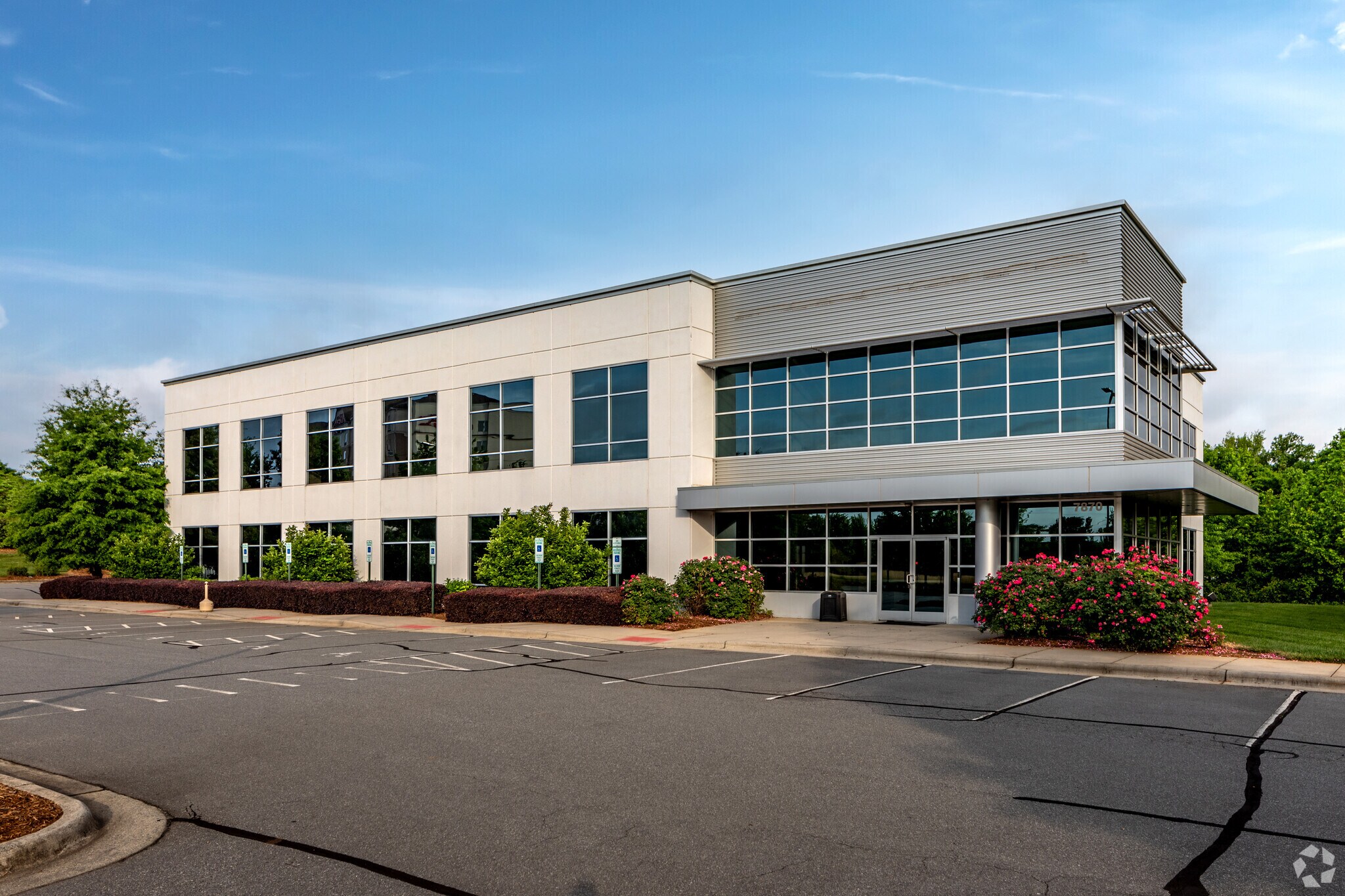 7870 Commons Park Cir NW, Concord, NC à vendre Photo principale- Image 1 de 8