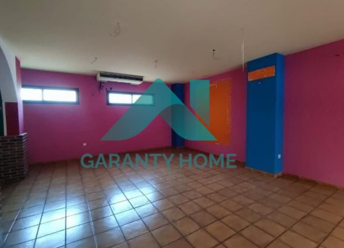 Retail in Cáceres, Cáceres for lease Interior Photo- Image 1 of 8