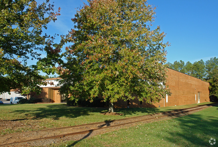 3029 Bankers Industrial Dr, Atlanta, GA for lease - Building Photo - Image 3 of 4