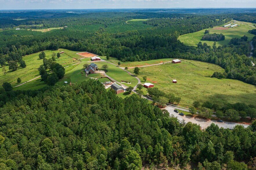 517 Cub Creek Rd, Ellenboro, NC à vendre - Photo du bâtiment - Image 2 de 22