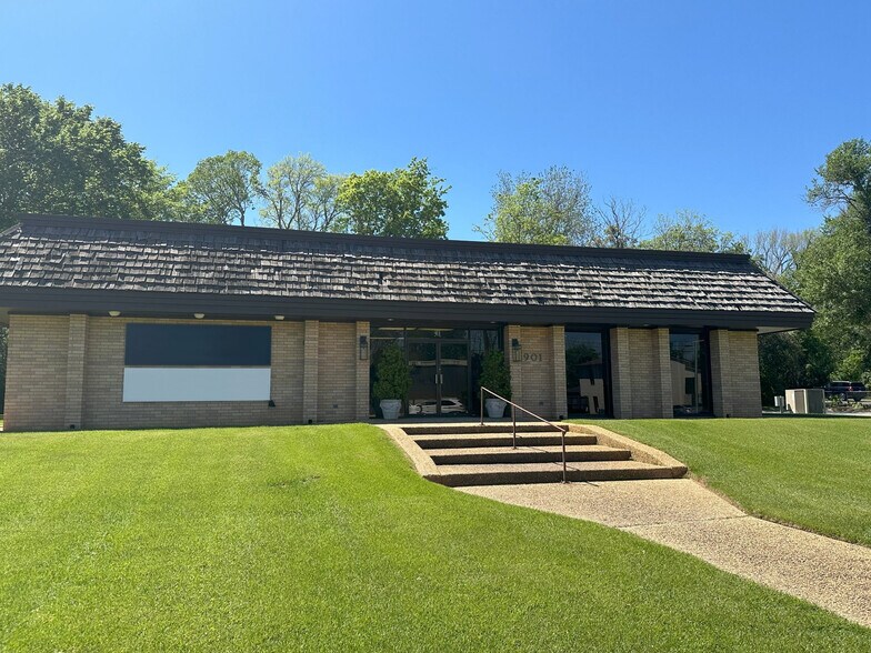 901 N Mallard St, Palestine, TX à vendre - Photo principale - Image 1 de 52