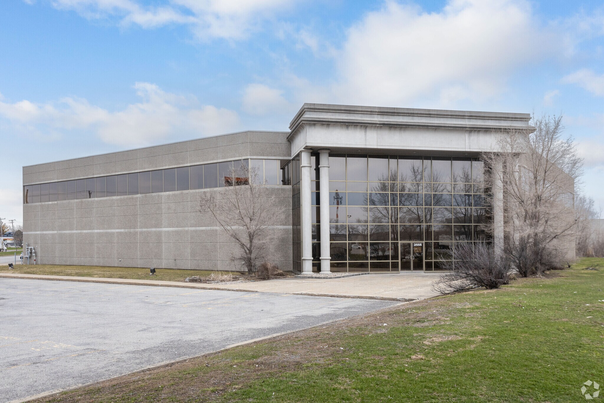 2555 Boul des Sources, Pointe-claire, QC à vendre Photo principale- Image 1 de 1