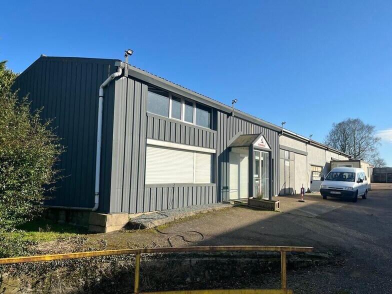 Flex in Saint-Romain-de-Colbosc for lease - Building Photo - Image 2 of 3