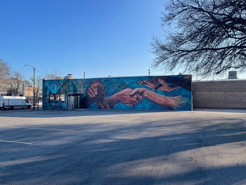 400 N Ashland Ave, Chicago, IL for lease - Building Photo - Image 2 of 4