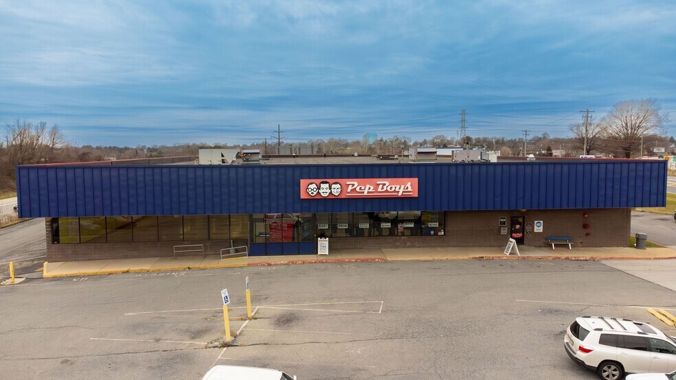 2080 Lincoln Hwy E, Lancaster, PA à louer - Photo du bâtiment - Image 2 de 4