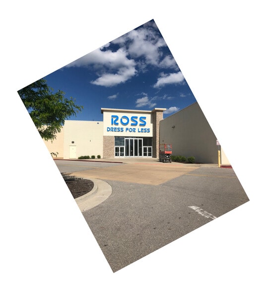 3600 Country Club Dr, Jefferson City, MO for lease - Building Photo - Image 3 of 9