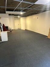 165 W 48th St, New York, NY for lease Interior Photo- Image 1 of 3