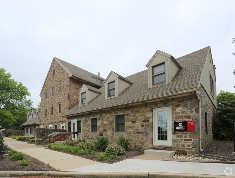 2 Village Rd, Horsham Township, PA for lease - Primary Photo - Image 1 of 6