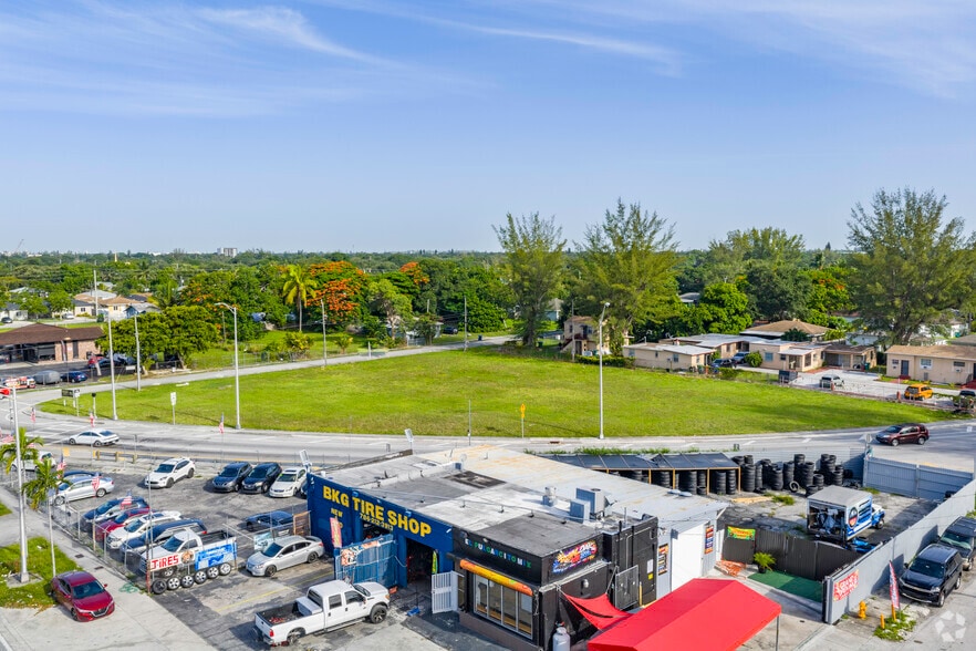 7925 NW 13th Ct, Miami, FL for lease - Building Photo - Image 3 of 21