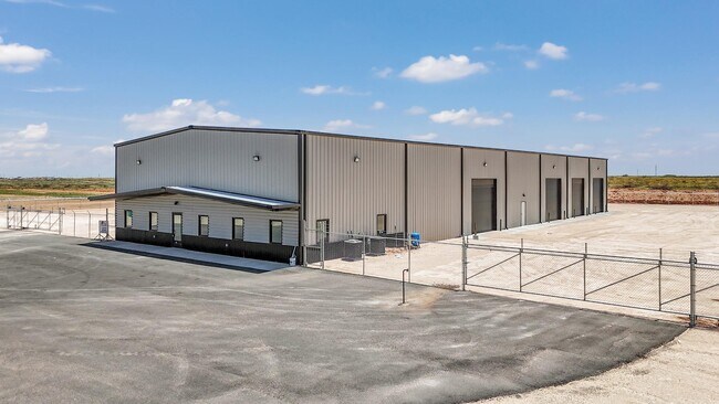 Plus de détails pour 5915 W. County 135 rd, Midland, TX - Industriel à louer