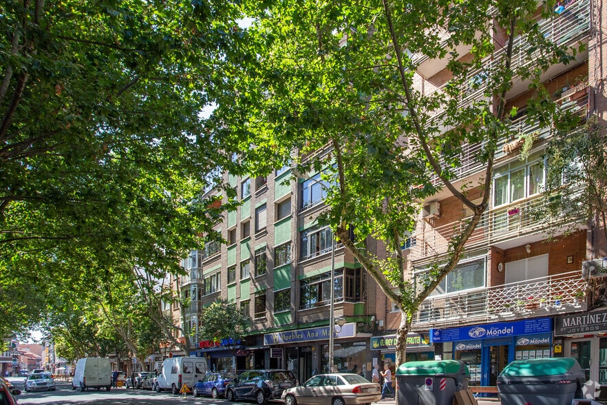 Calle Torrelaguna, 9, Alcalá de Henares, Madrid for sale - Building Photo - Image 2 of 2