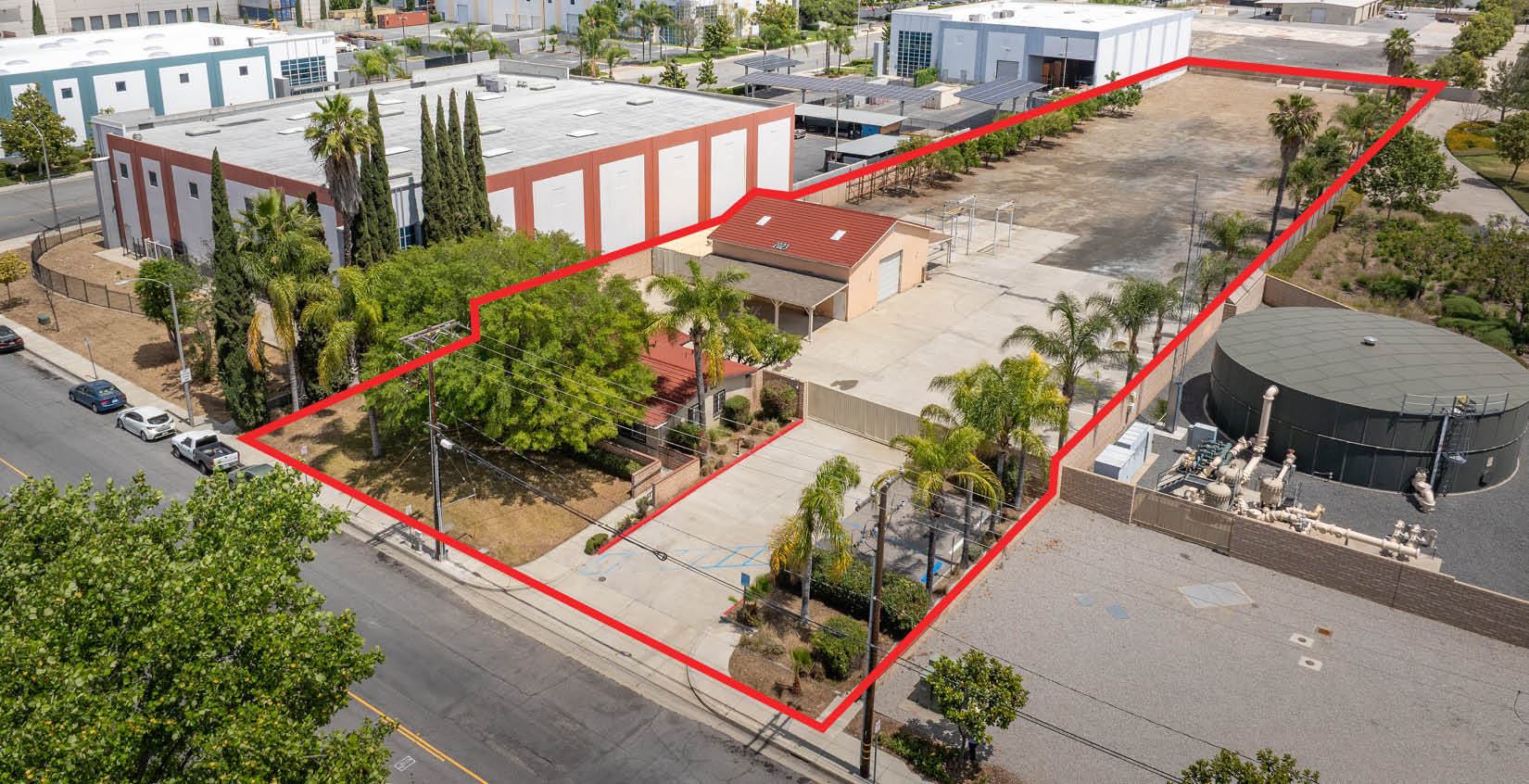 2023 S Bon View Ave, Ontario, CA à vendre Photo du bâtiment- Image 1 de 14