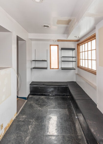 4905 Liberty Heights Ave, Gwynn Oak, MD à vendre - Photo du bâtiment - Image 2 de 58