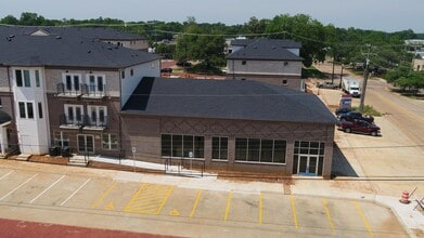 525 W Erwin St, Tyler, TX à louer Photo du bâtiment- Image 1 de 4