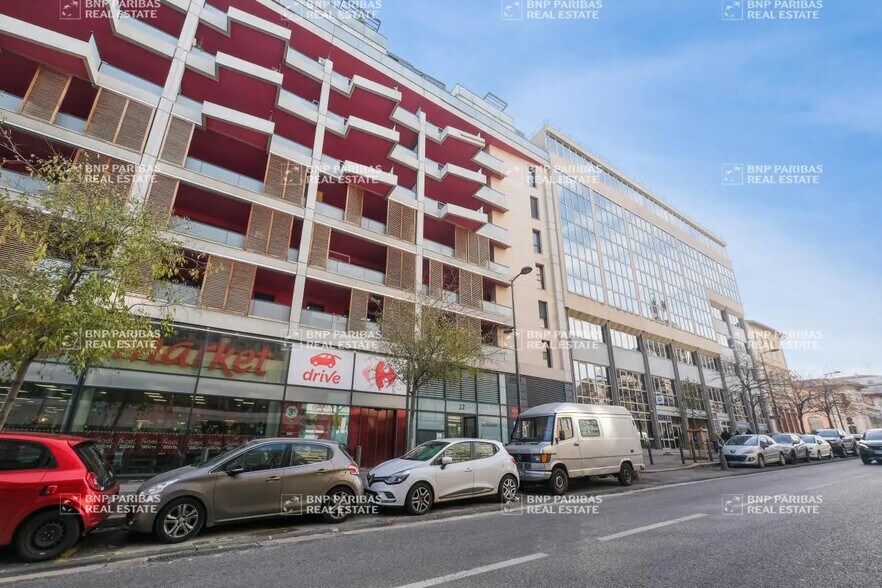 Office in Marseille for lease - Building Photo - Image 1 of 16