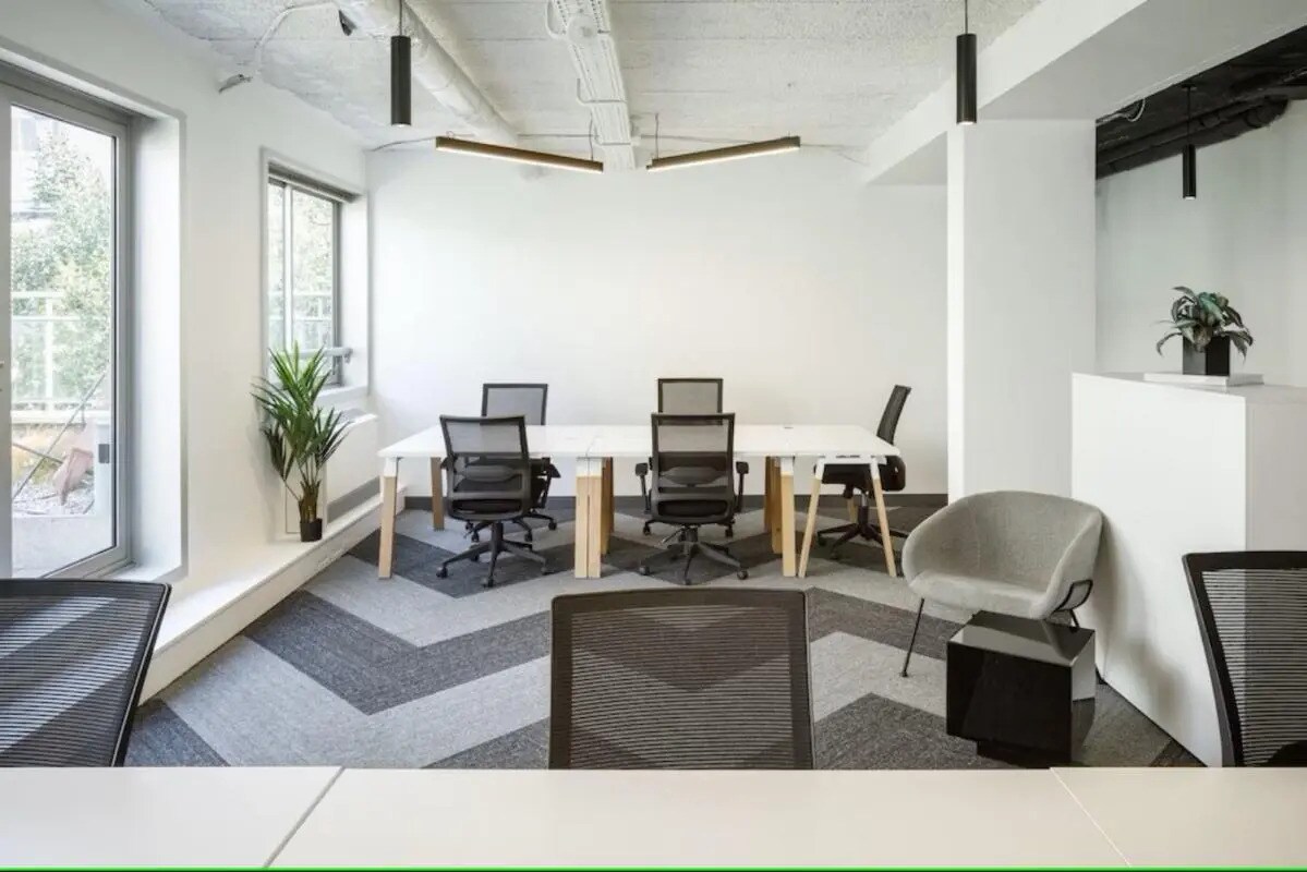 43-45 Avenue De Clichy, Paris for lease Interior Photo- Image 1 of 9