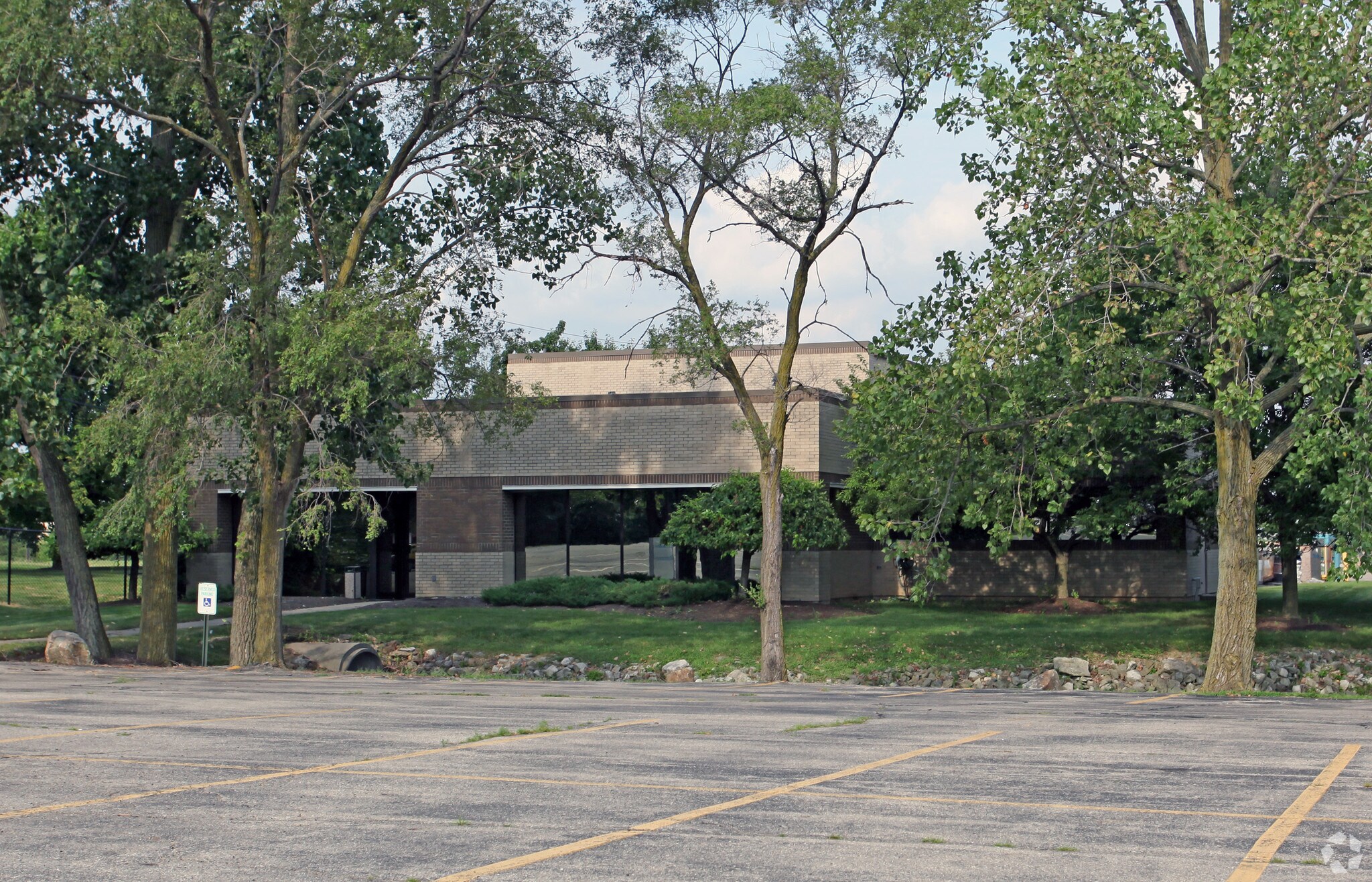 3300 Stop Eight Rd, Dayton, OH for sale Primary Photo- Image 1 of 3