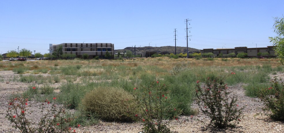 2117 W Whispering Wind Dr, Phoenix, AZ à vendre - Photo du bâtiment - Image 3 de 3