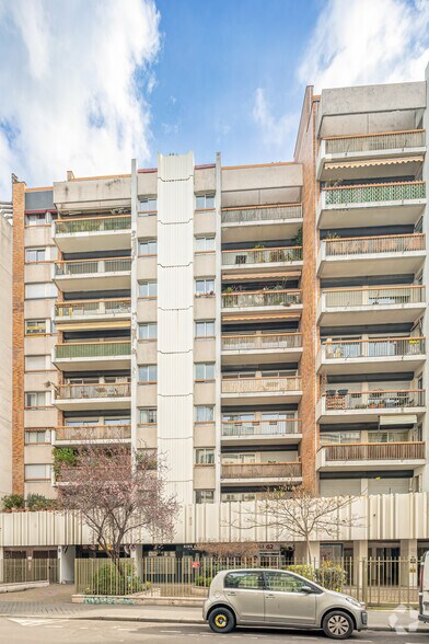 62 Rue Amelot, Paris for lease - Building Photo - Image 2 of 3