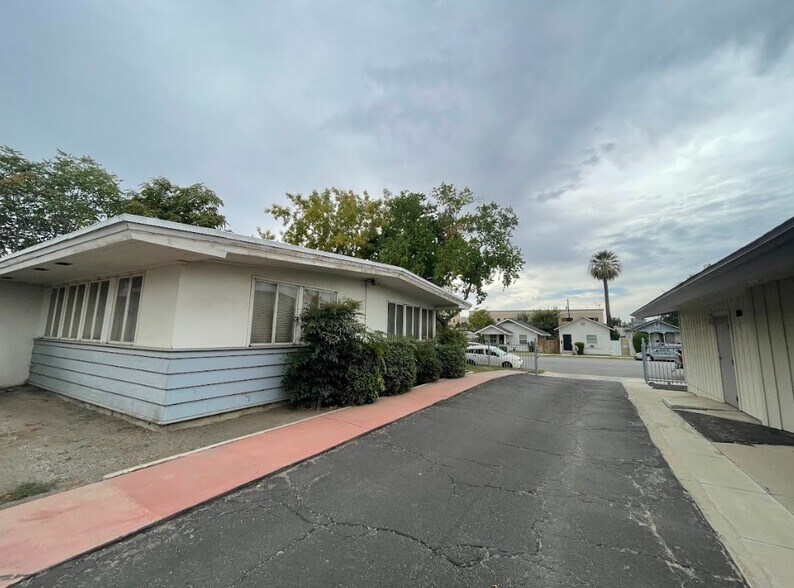 2716 L St, Bakersfield, CA à vendre - Photo du bâtiment - Image 3 de 4