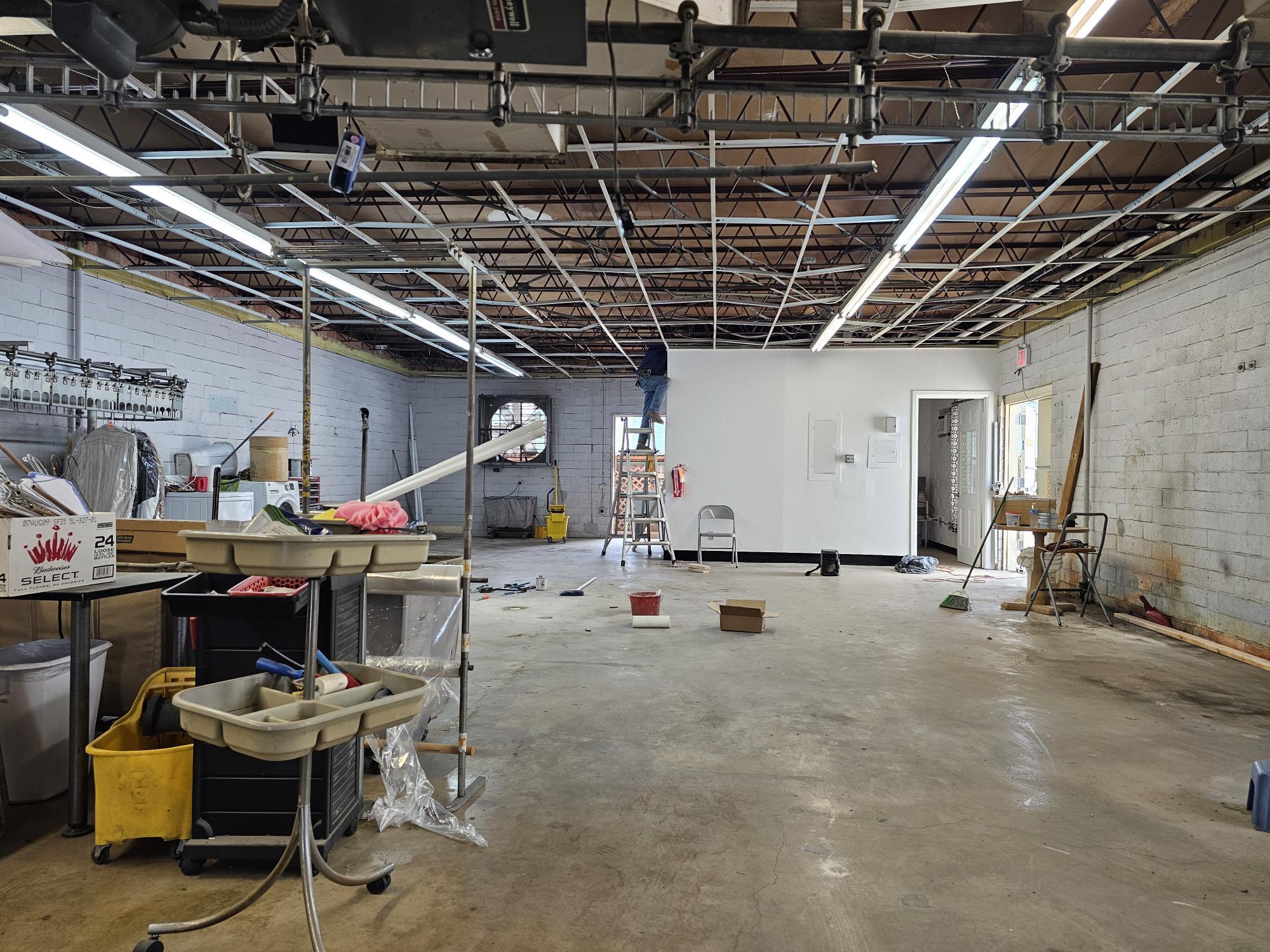 8309-8323 McCullough Ave, San Antonio, TX for lease Interior Photo- Image 1 of 6