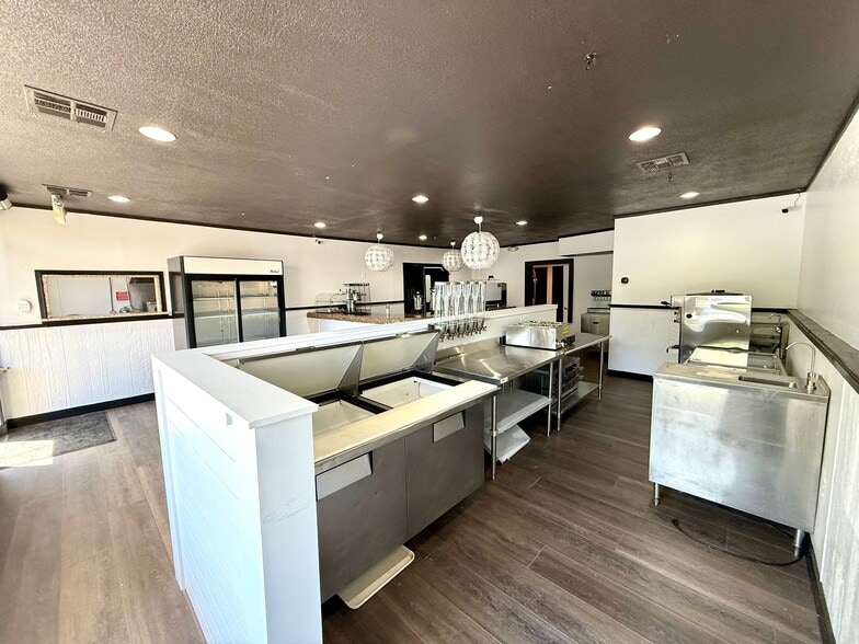 105 S Water St, Nixa, MO for sale - Building Photo - Image 3 of 32