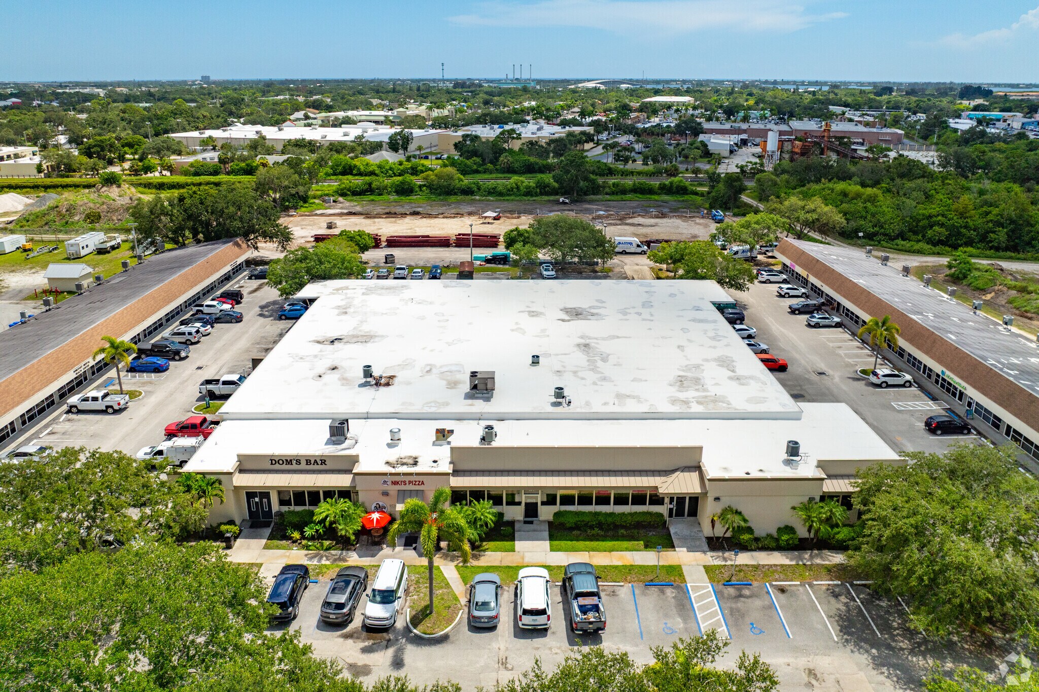1402-1472 Old Dixie Hwy, Vero Beach, FL à louer Aérien- Image 1 de 17