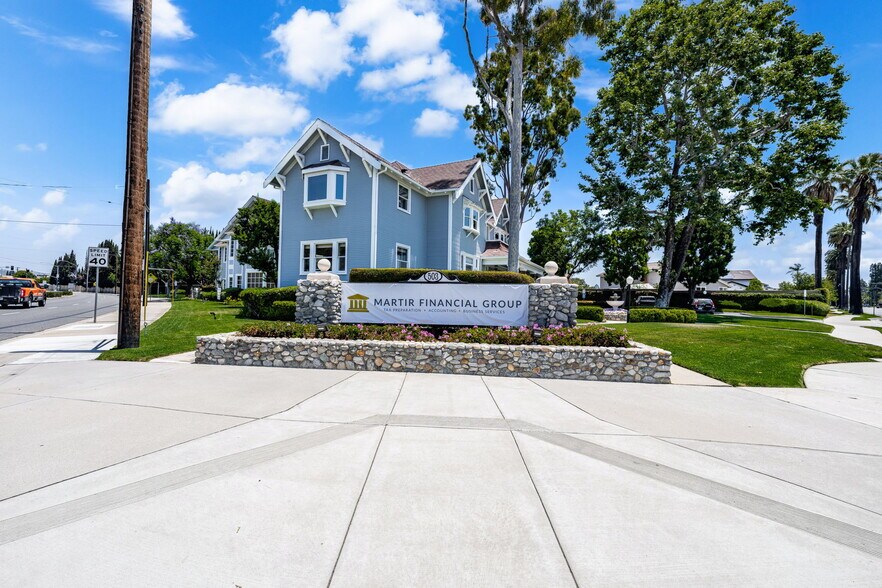 503 W Palm Dr, Placentia, CA à louer - Photo du bâtiment - Image 3 de 56