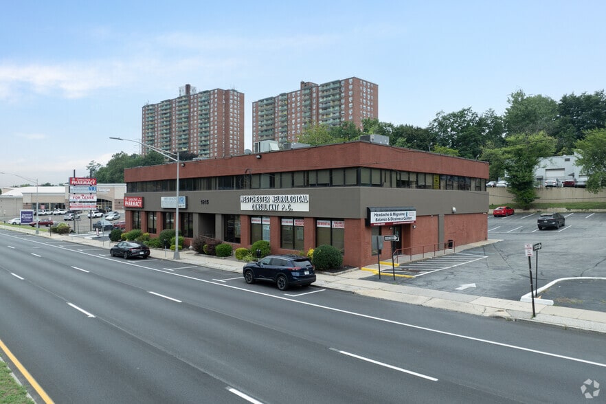 1915 Central Park Ave, Yonkers, NY for lease - Primary Photo - Image 1 of 15
