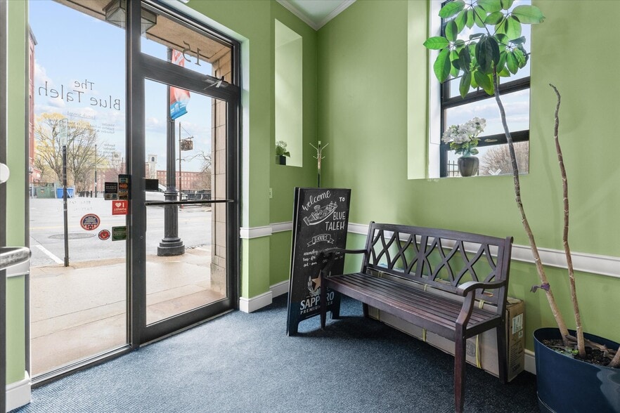 15 Kearney SQ 1st floor Condos portfolio of 2 properties for sale on LoopNet.ca - Building Photo - Image 2 of 31