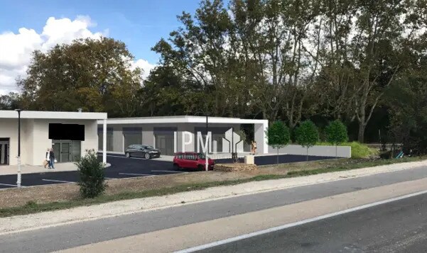 Retail in Gignac-la-Nerthe for lease Building Photo- Image 1 of 6